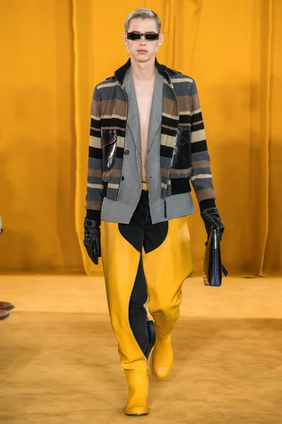 Look 7